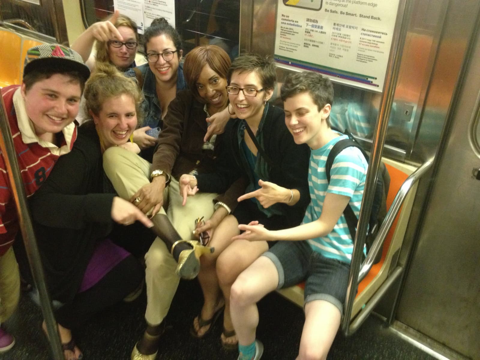 FANS SPOTTED CANDI C LA ROCK ON A NY SUBWAY....
FANS just love CANDI C LA ROCK